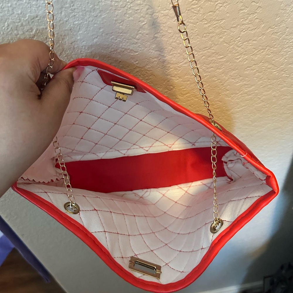 Elegant Quilted Shoulder Crossbody Bag NWT - Picture 5 of 11